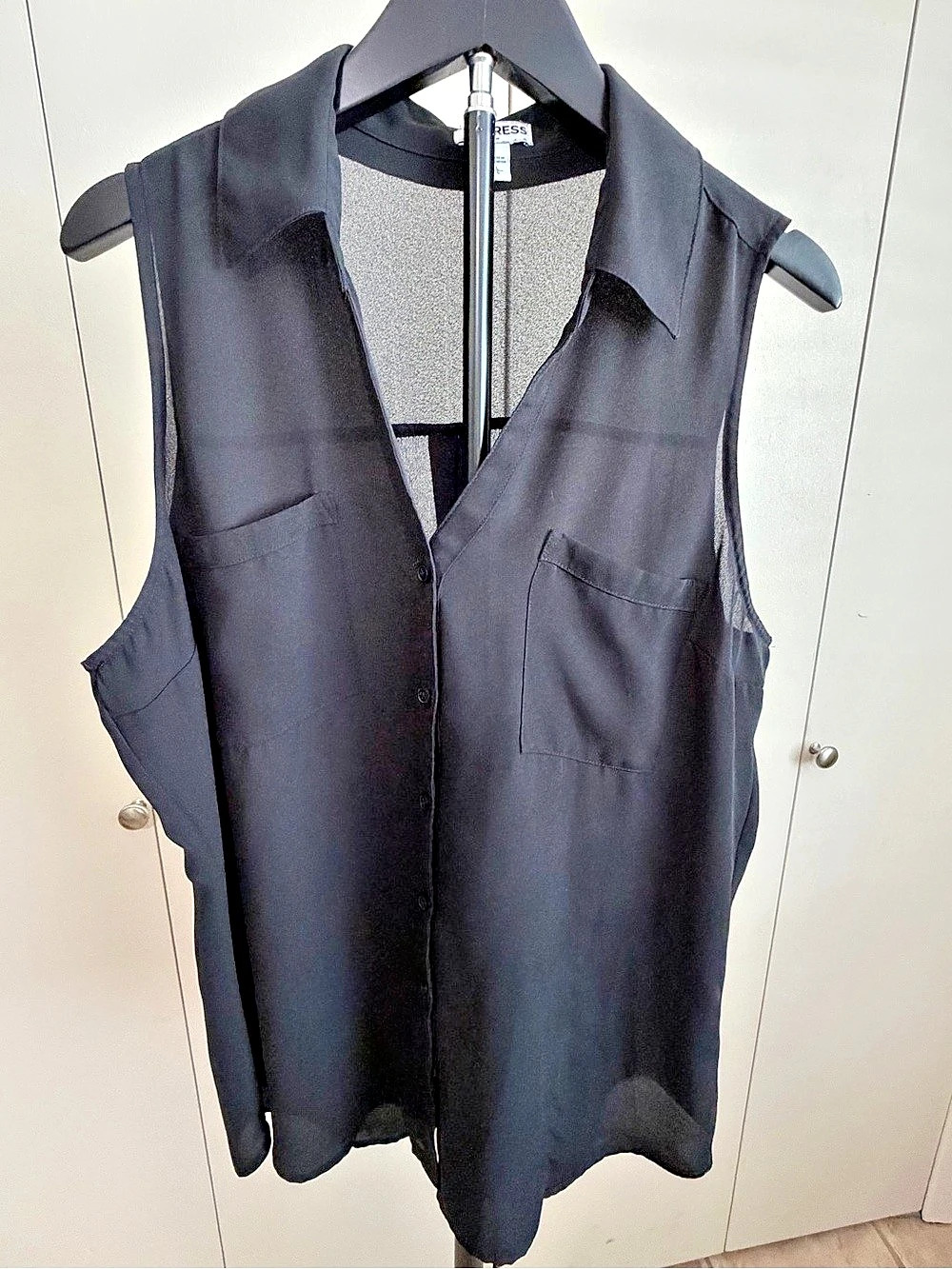 Express Black Sleeveless Tunic Size Large